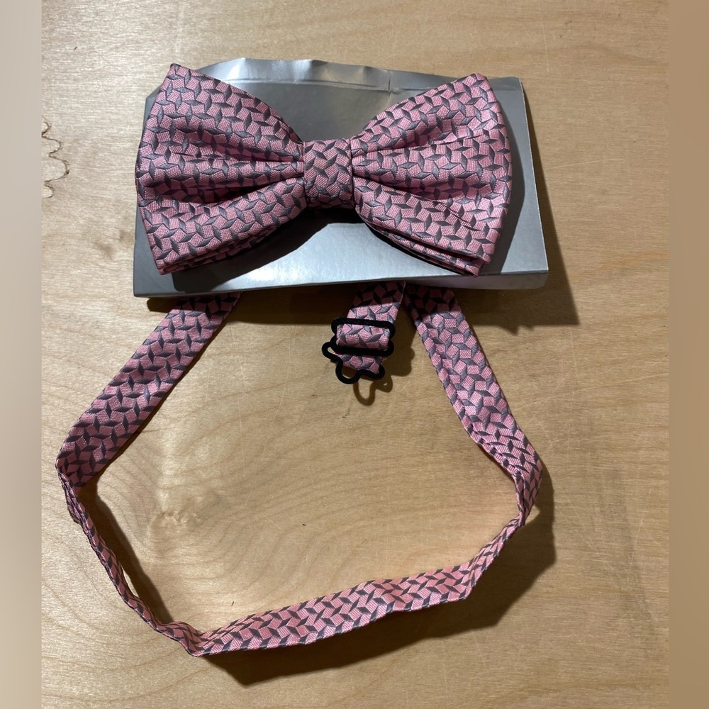 Pink and Gray Patterned Bow Tie Made in Italy (FI)